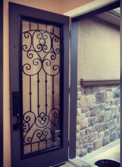 BİNA GİRİŞ KAPISI