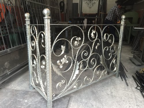 MERDİVEN KORKULUĞU