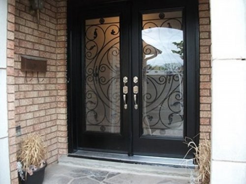 BİNA GİRİŞ KAPISI